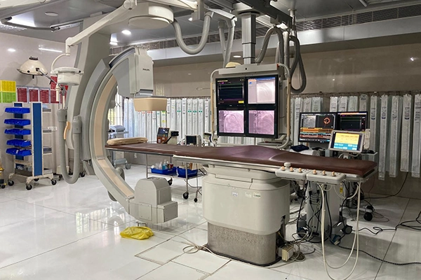 A multispeciality hospital Salem uses Philips T-10 Cath Lab with OCT to perform angiogram & PTCA care.